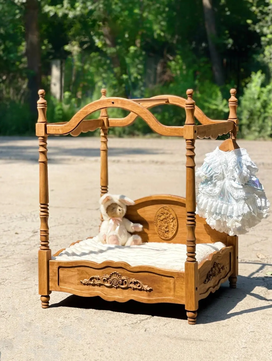Canopy princess vintage pet bed detail 9
